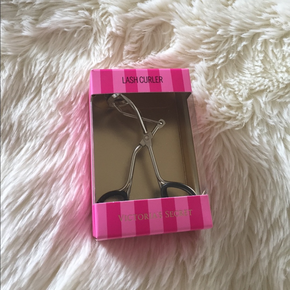 Victoria’s Secret eyelash curler